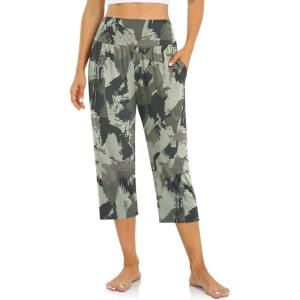 UEU Women’s Capri Pants Summer Loose Yoga Pants Comfy Workout Cropprd Pants with Pockets(Capris  Camouflage)
